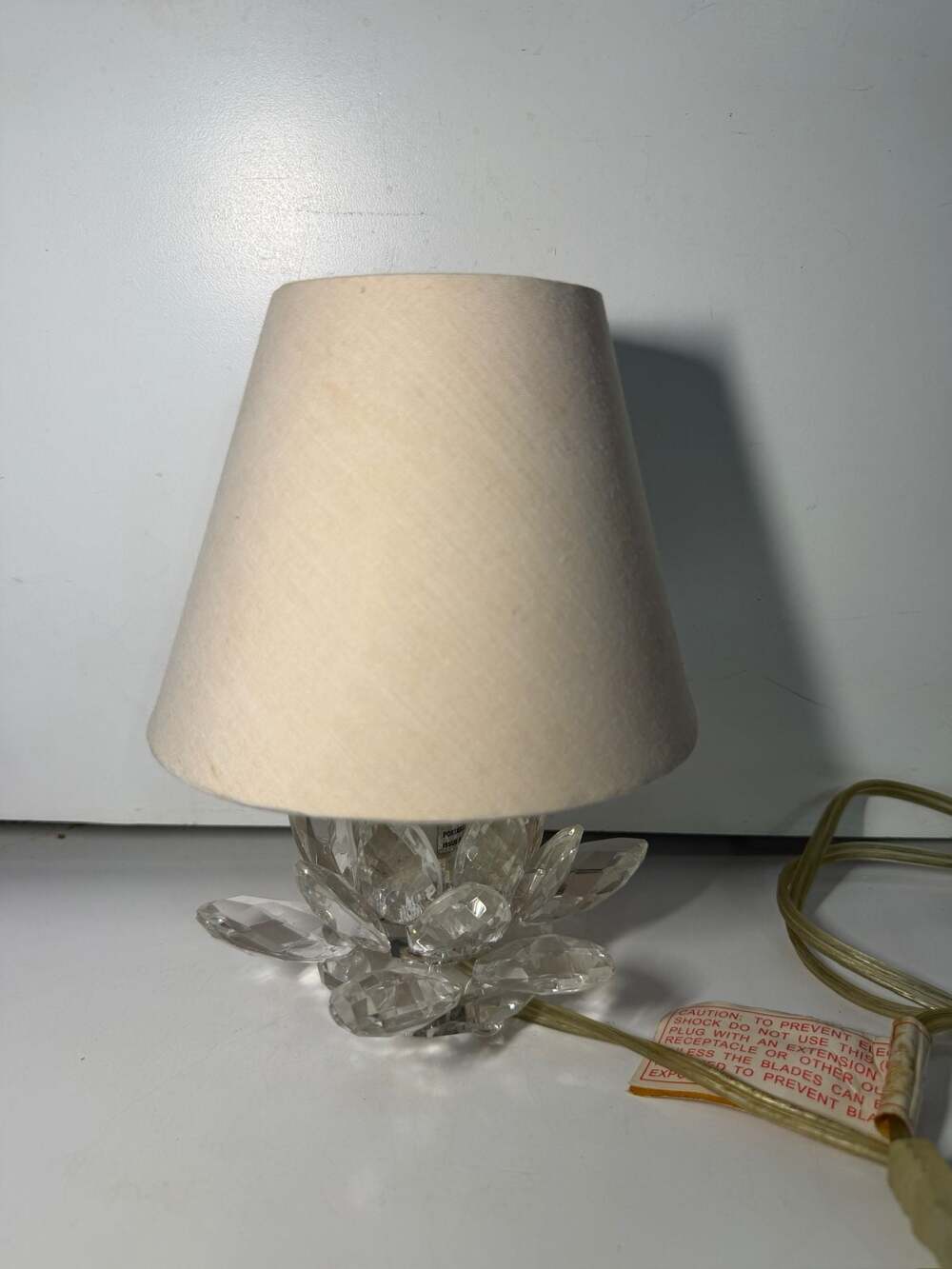Fifth Avenue Crystal LTD Small Lotus Flower Table Lamp